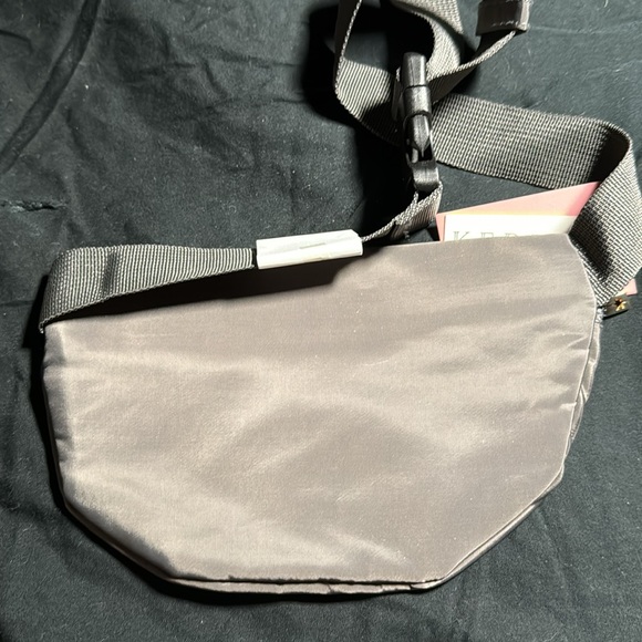 Silver Fanny pack - Picture 2 of 3